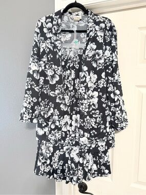 Visions California vintage Black & White Floral Jacket and Skirt Set